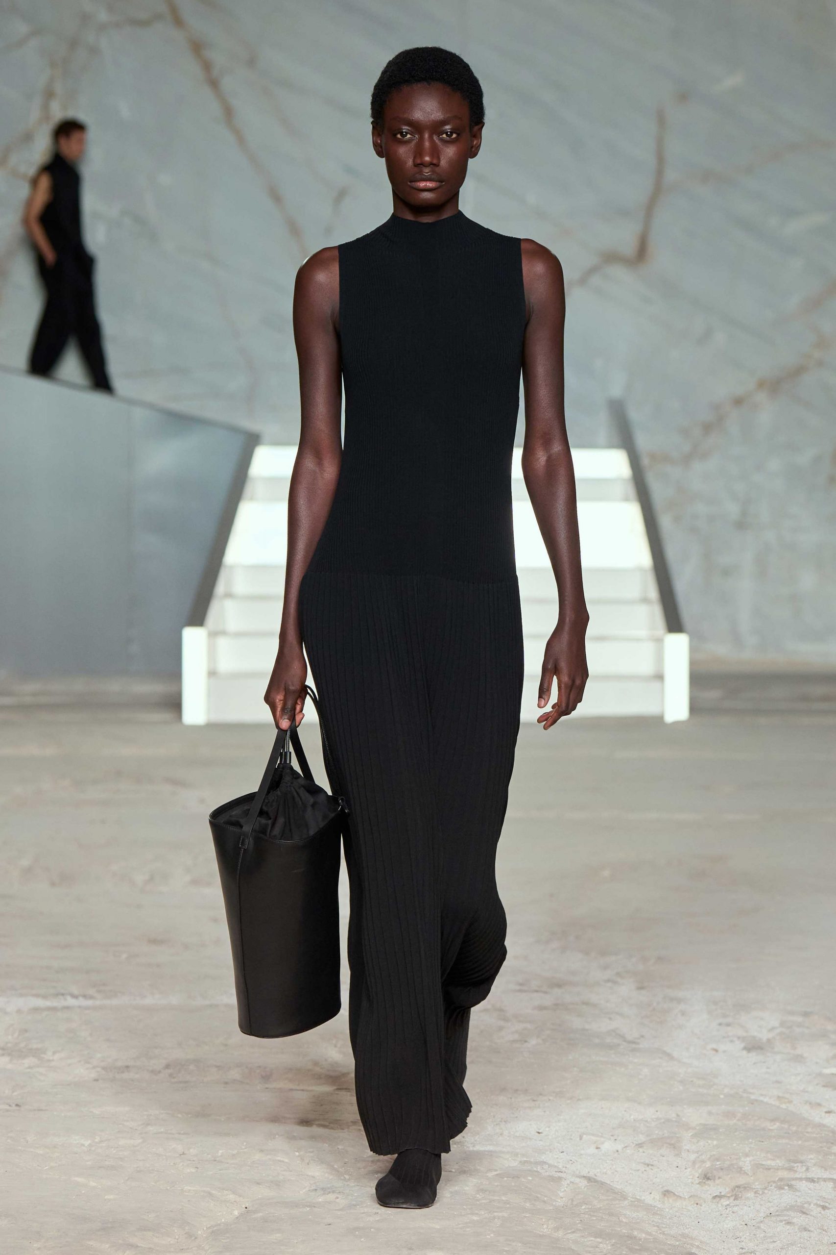 black fitted sleeveless maxi dress