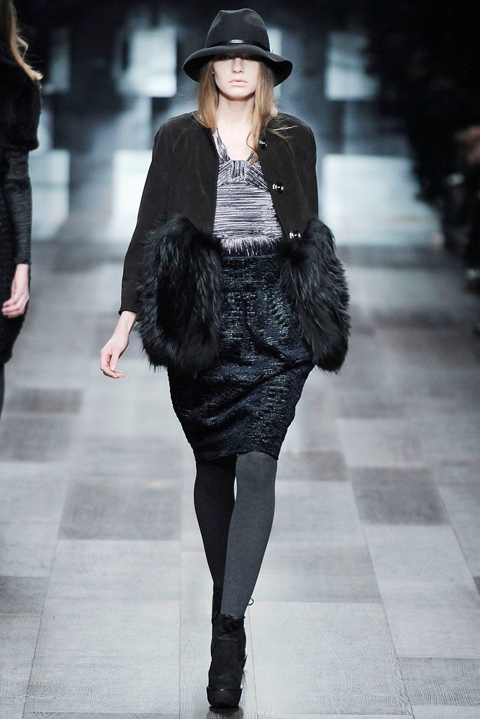 Burberry F/W 09 Look 120