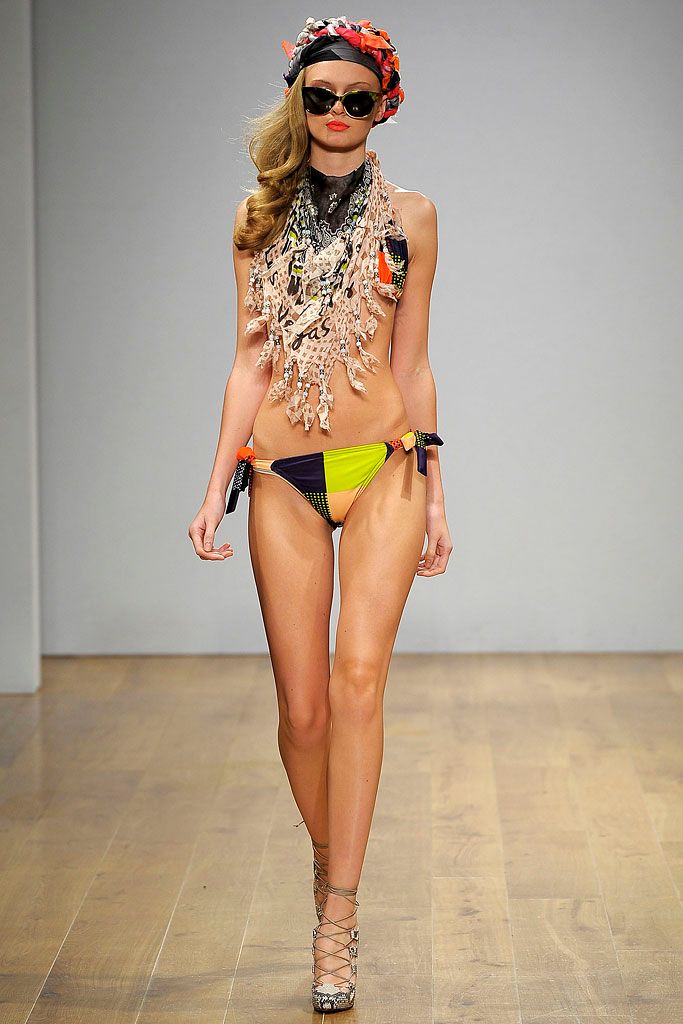 Danielle Scutt S/S 09 Look 38