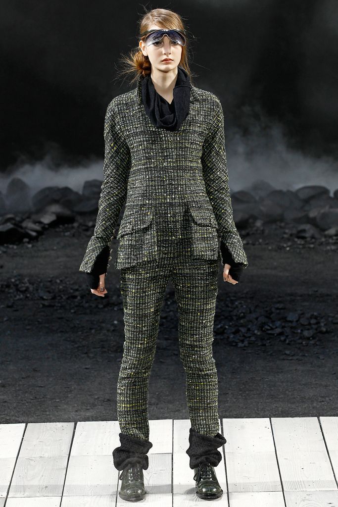 Chanel F/W 11 Look 132