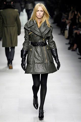 Burberry F/W 07 Look 73