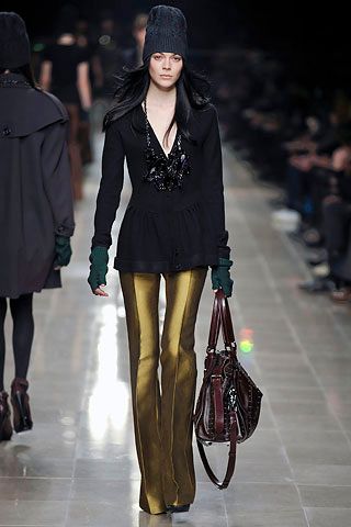Burberry F/W 08 Look 59
