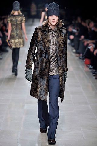Burberry F/W 08 Look 231