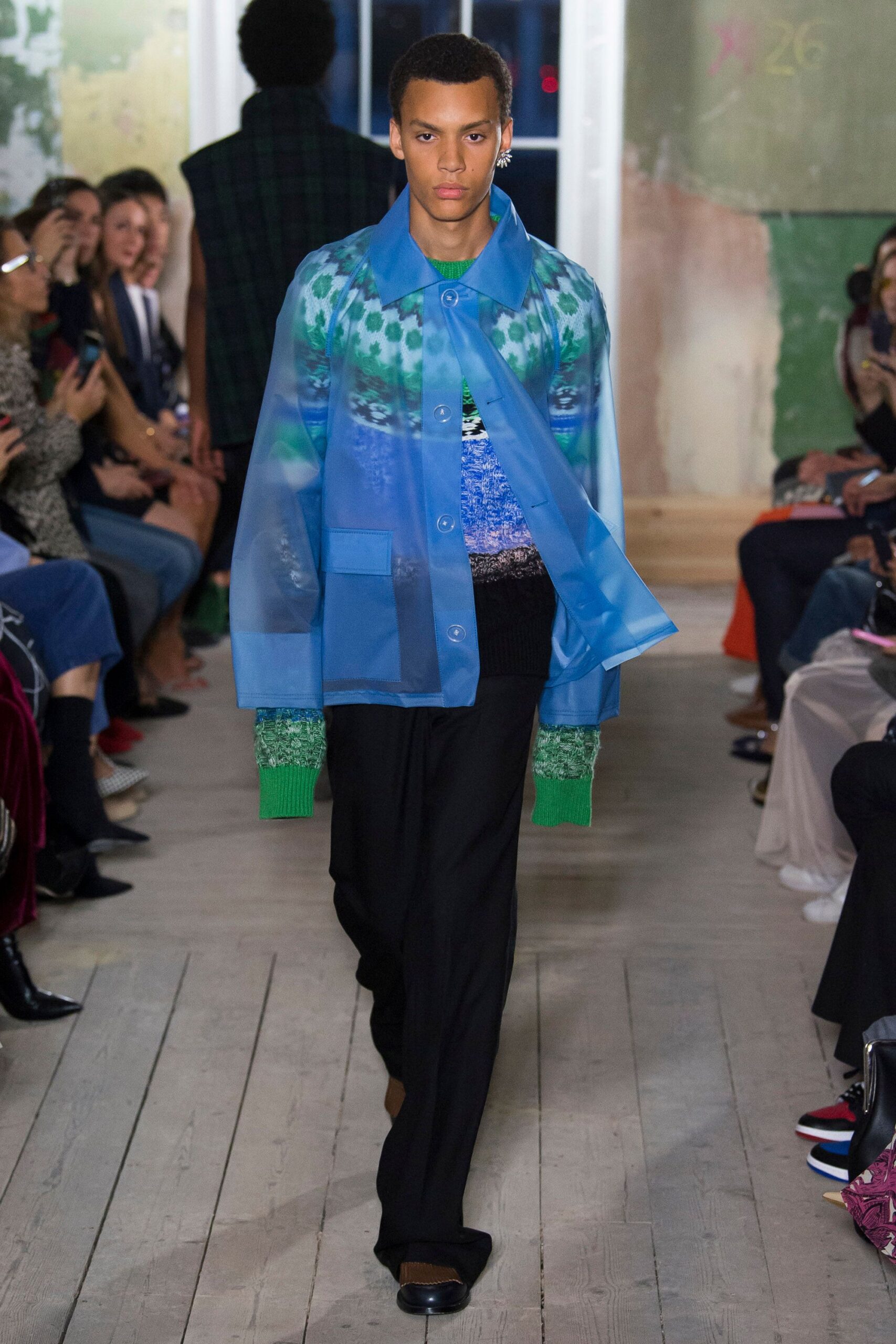 Burberry F/W 17 Look 536