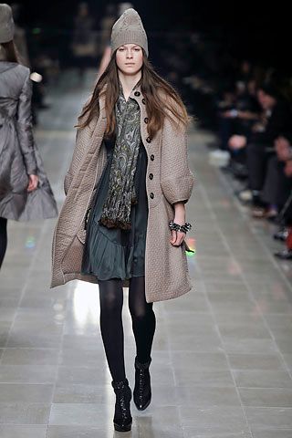 Burberry F/W 08 Look 119