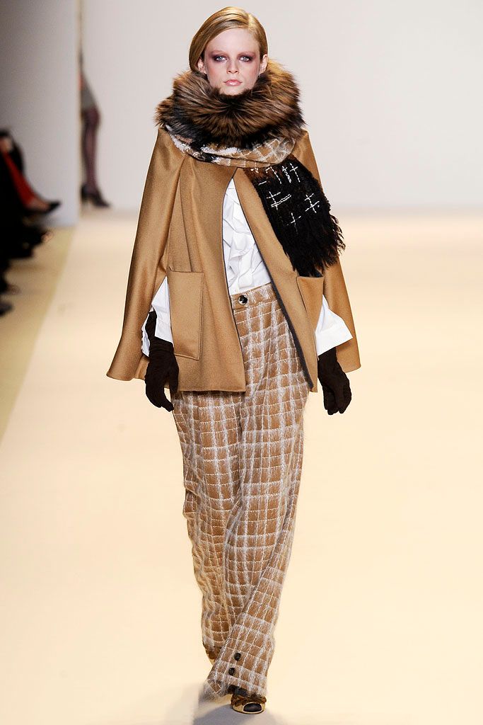 Carolina Herrera F/W 10 Look 67