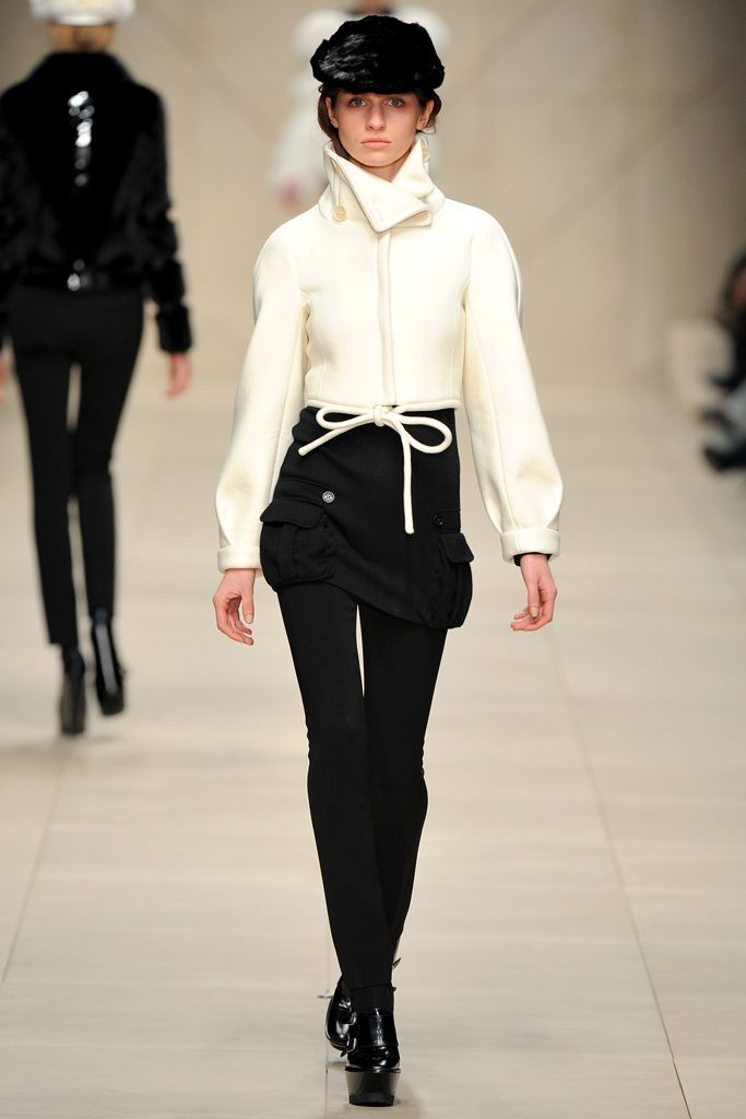 Burberry F/W 11 Look 197