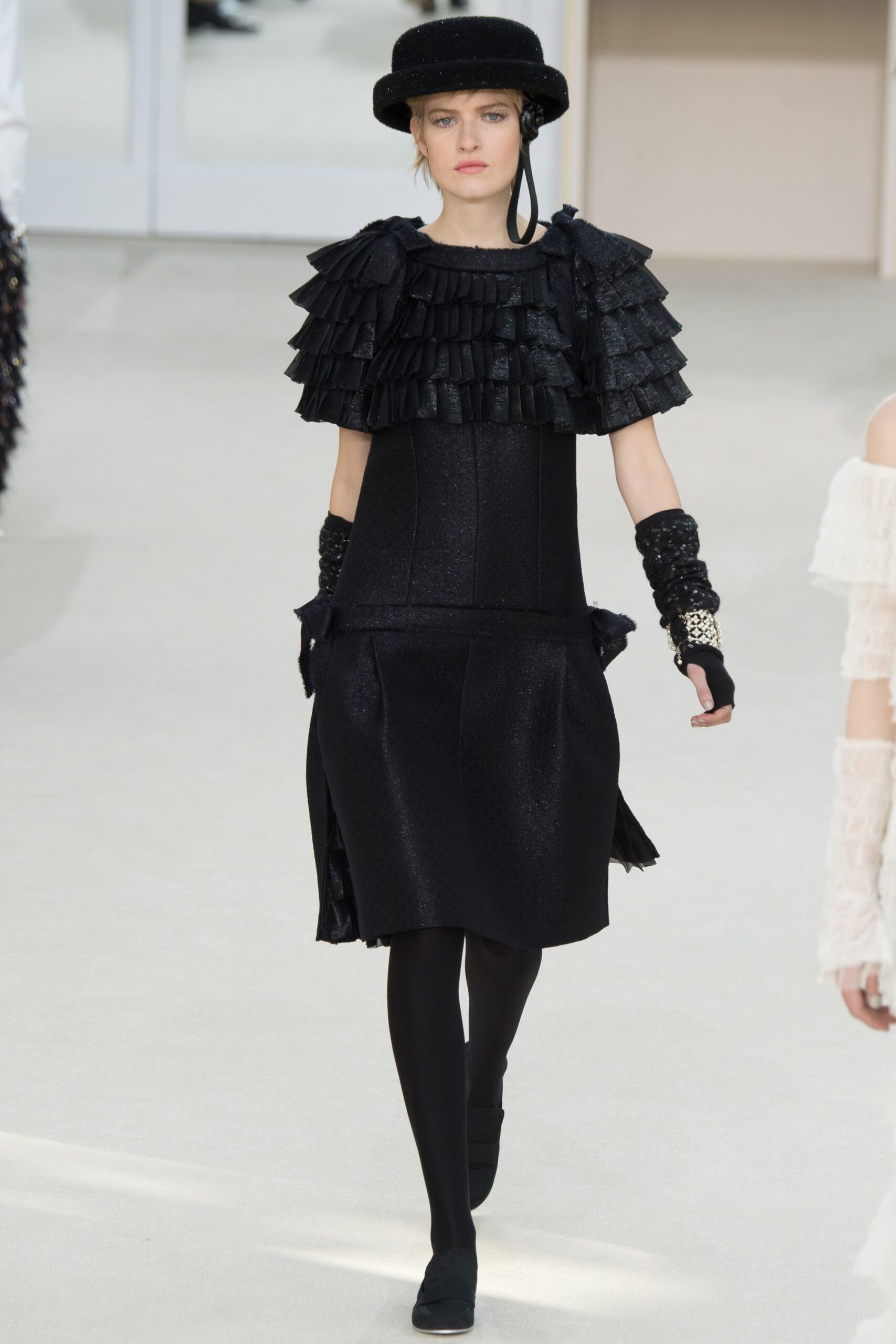 Chanel F/W 16 Look 1110