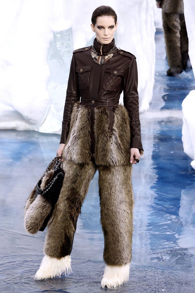 Chanel F/W 10 Look 81