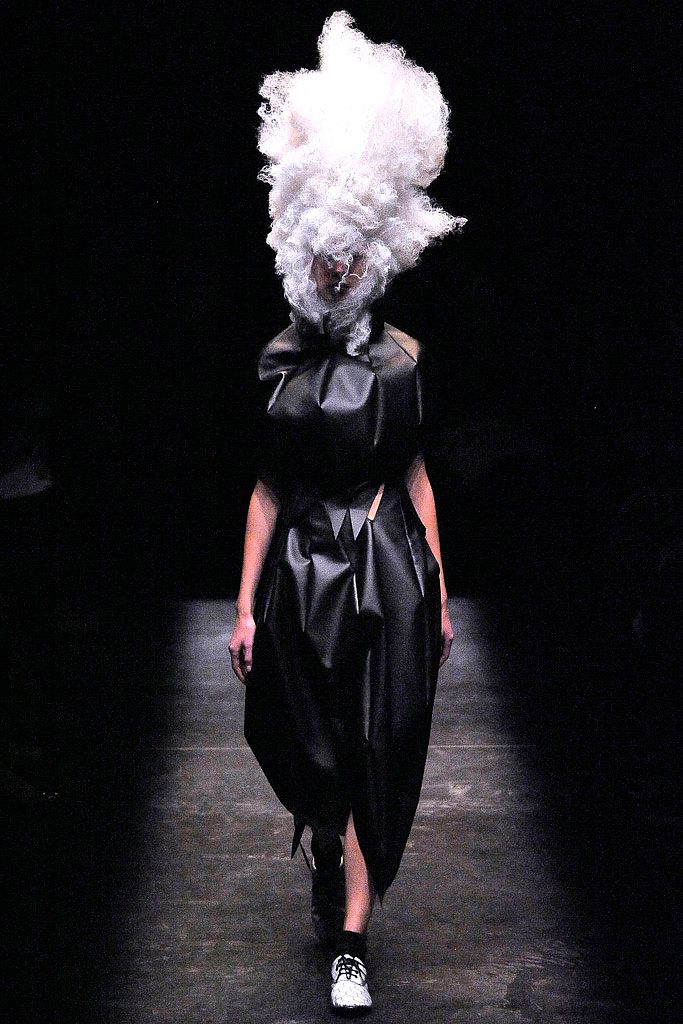 Comme des Garçons S/S 09 Look 1