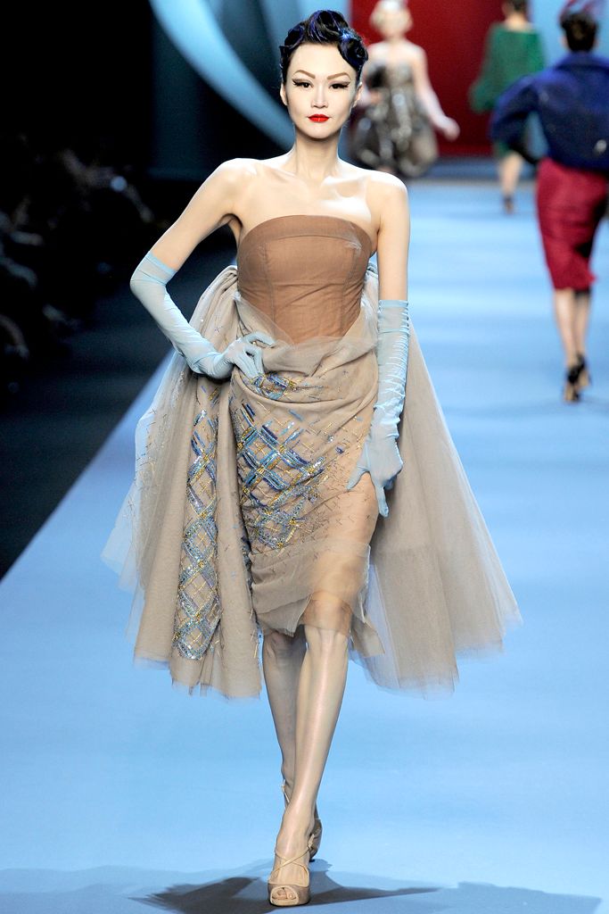 Christian Dior S/S 11 Couture Look 88