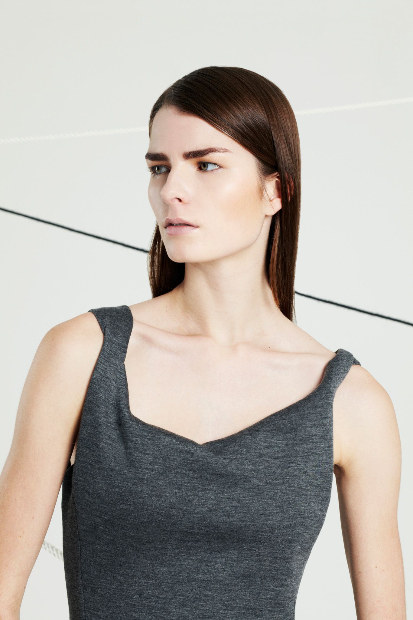 gray sleeveless square-neck dress
