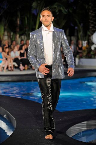 Chanel Resort 09 Look 323