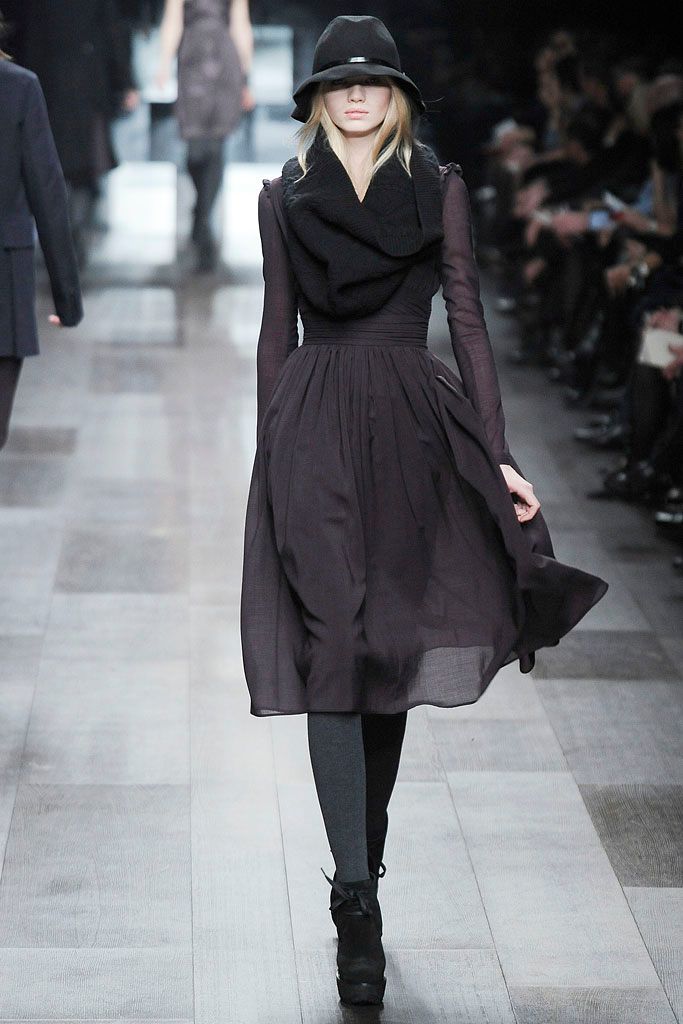 Burberry F/W 09 Look 164