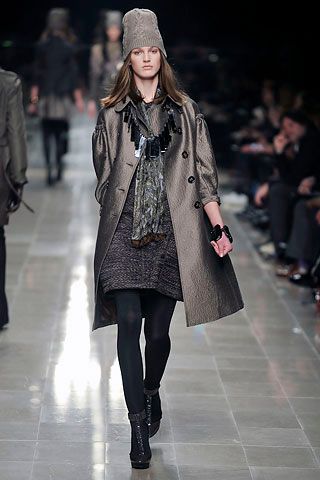 Burberry F/W 08 Look 160