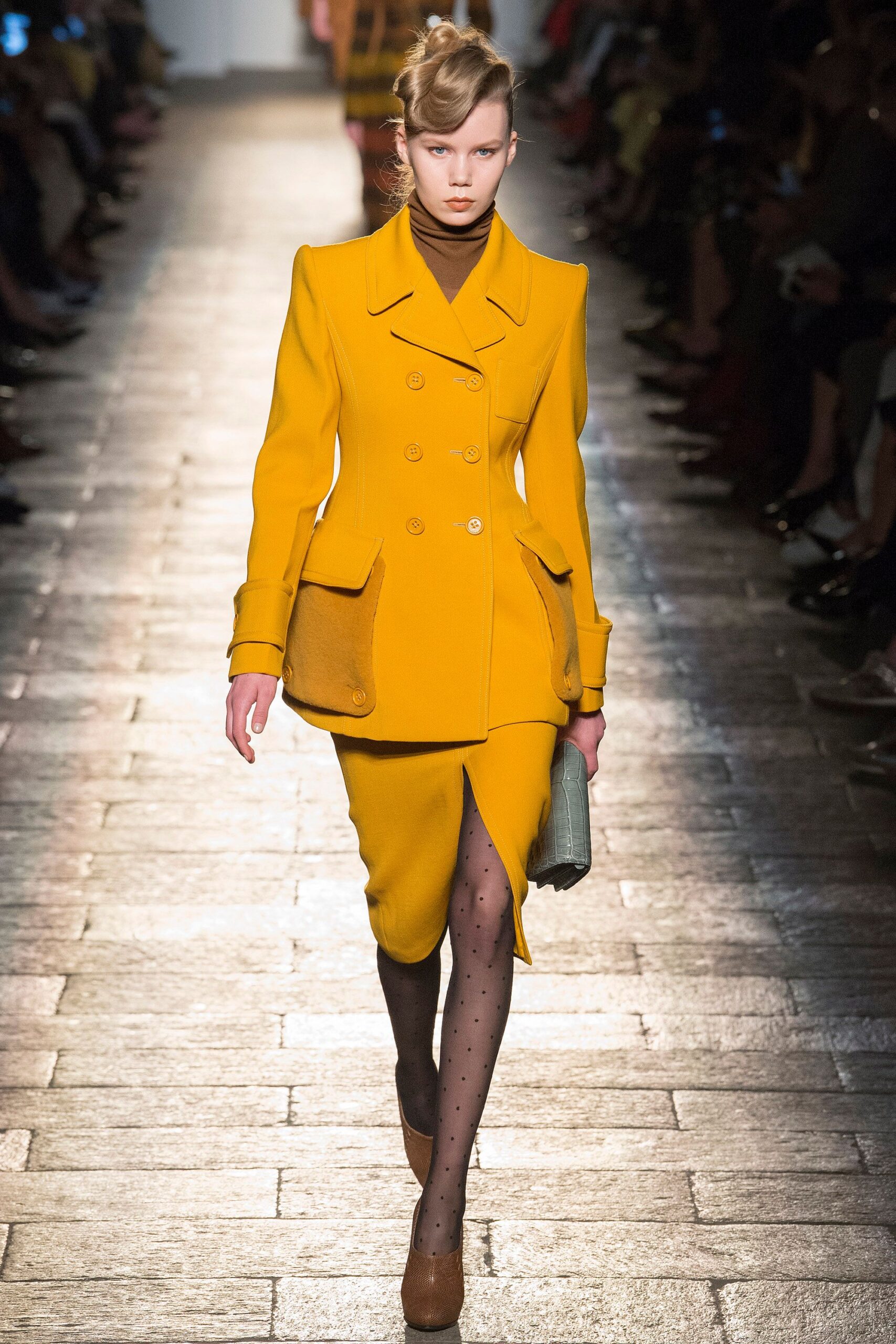 Bottega Veneta F/W 17 Look 97