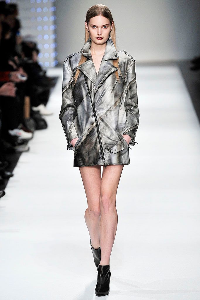 Chalayan F/W 09 Look 122