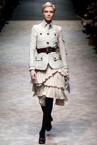 Burberry F/W 06 Look 42