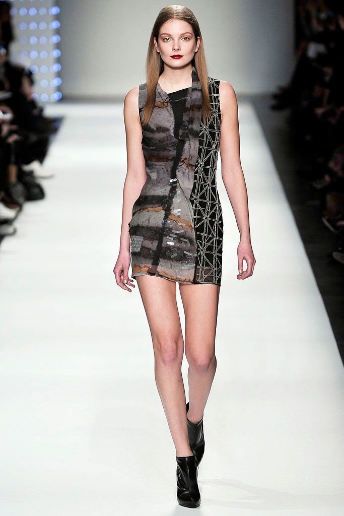 Chalayan F/W 09 Look 116