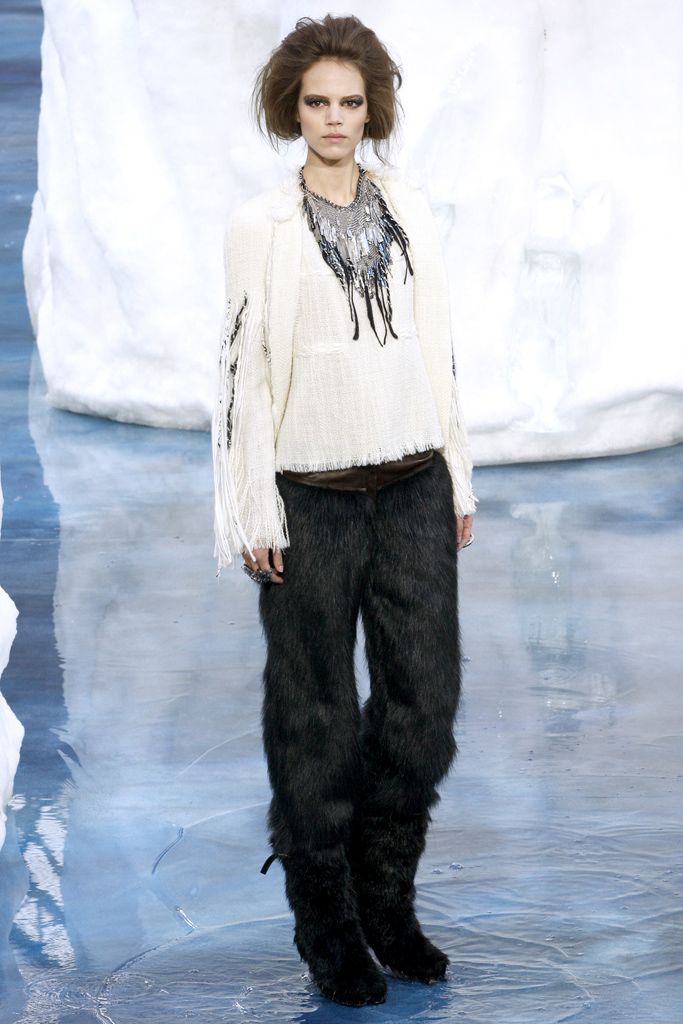 Chanel F/W 10 Look 282