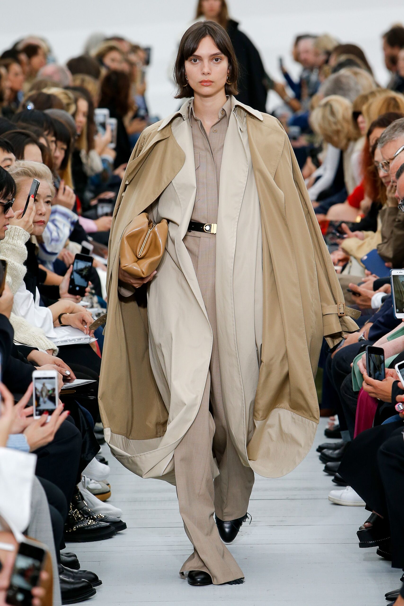Celine S/S 18 Look 11