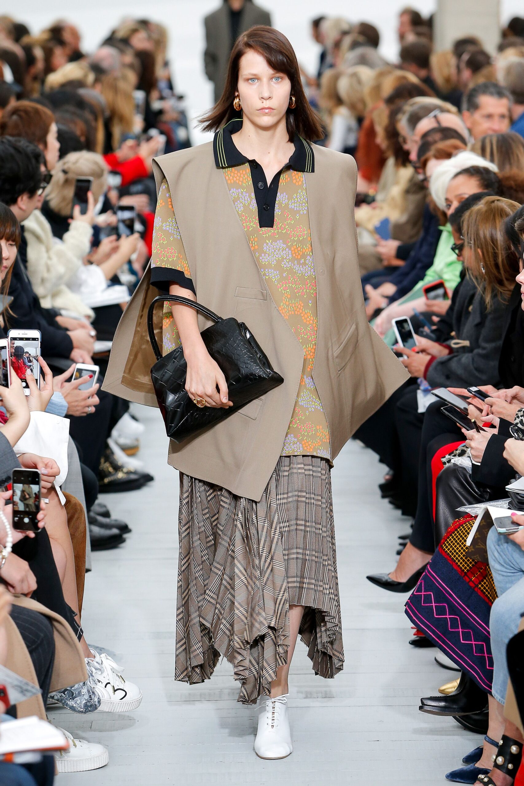 Celine S/S 18 Look 70
