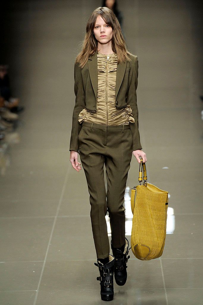 Burberry F/W 10 Look 189