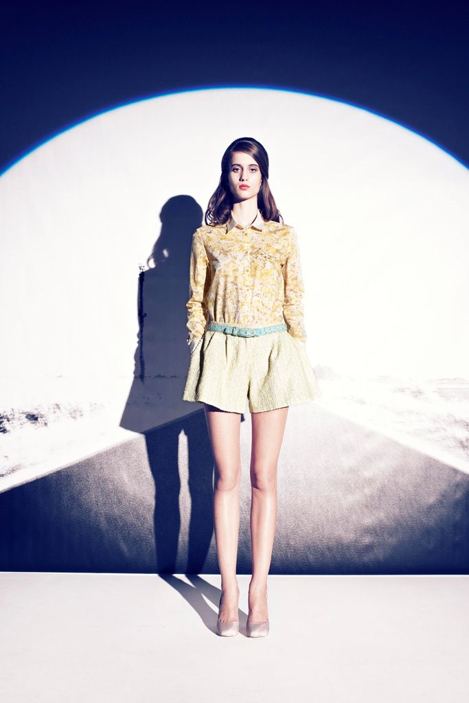 printed collared blouse with flared shorts