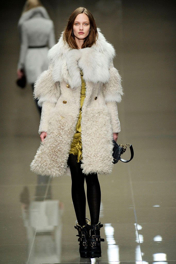 Burberry F/W 10 Look 254