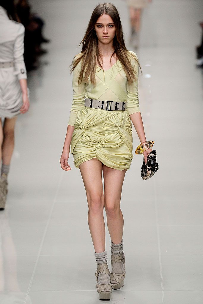 Burberry S/S 10 Look 45