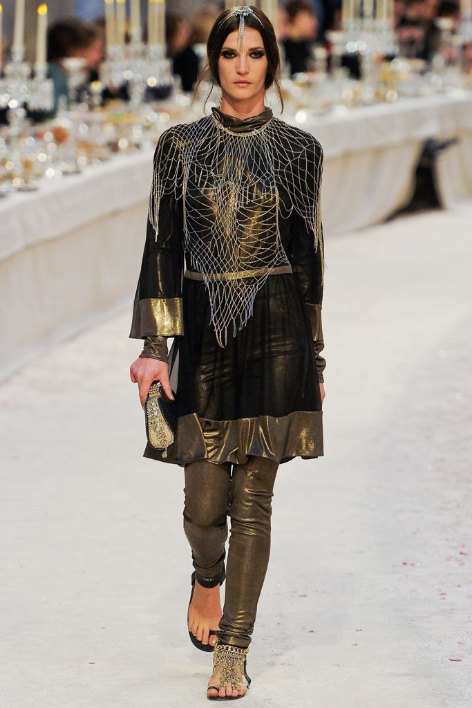 Chanel F/W 12 Look 330