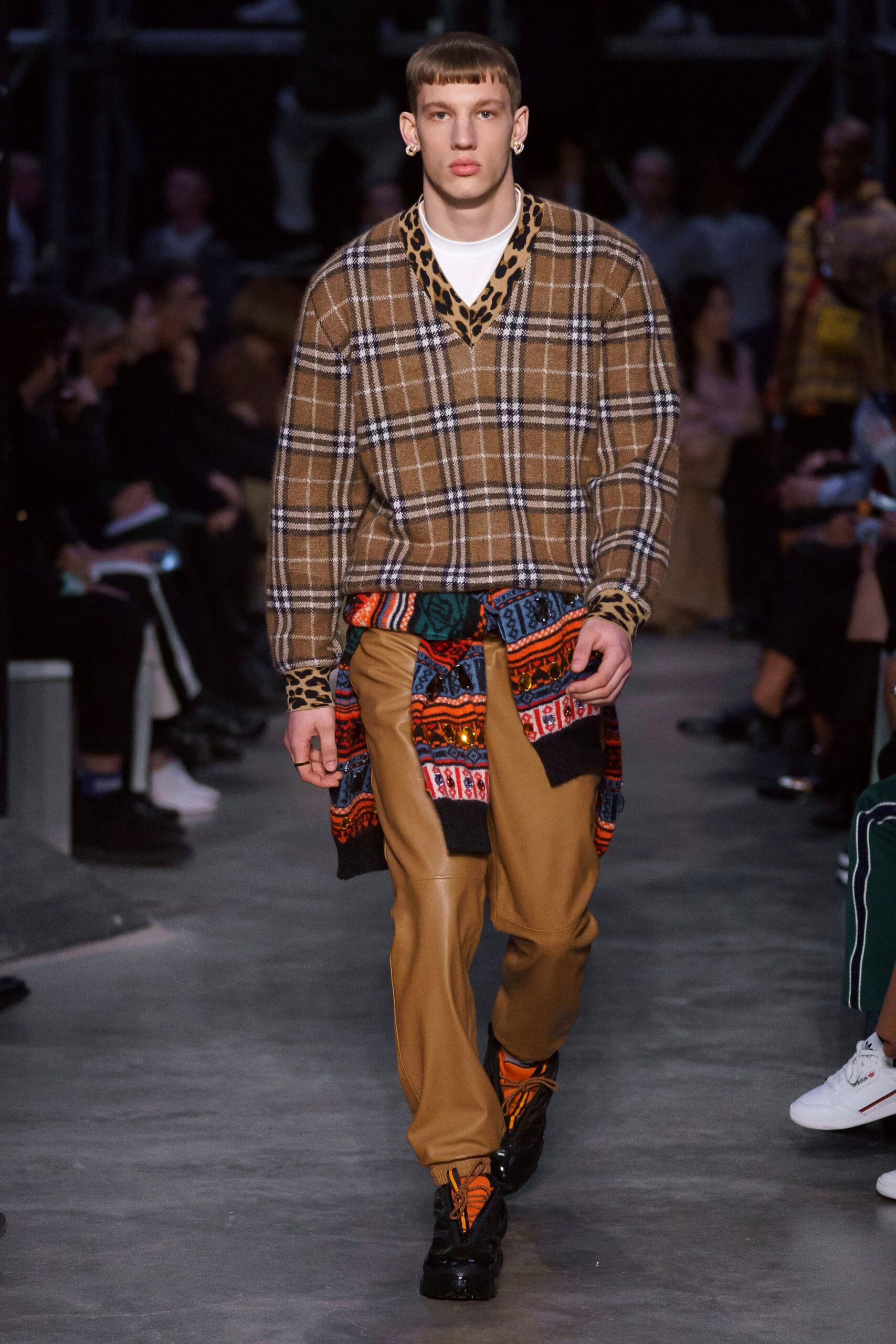 Burberry F/W 19 Look 166