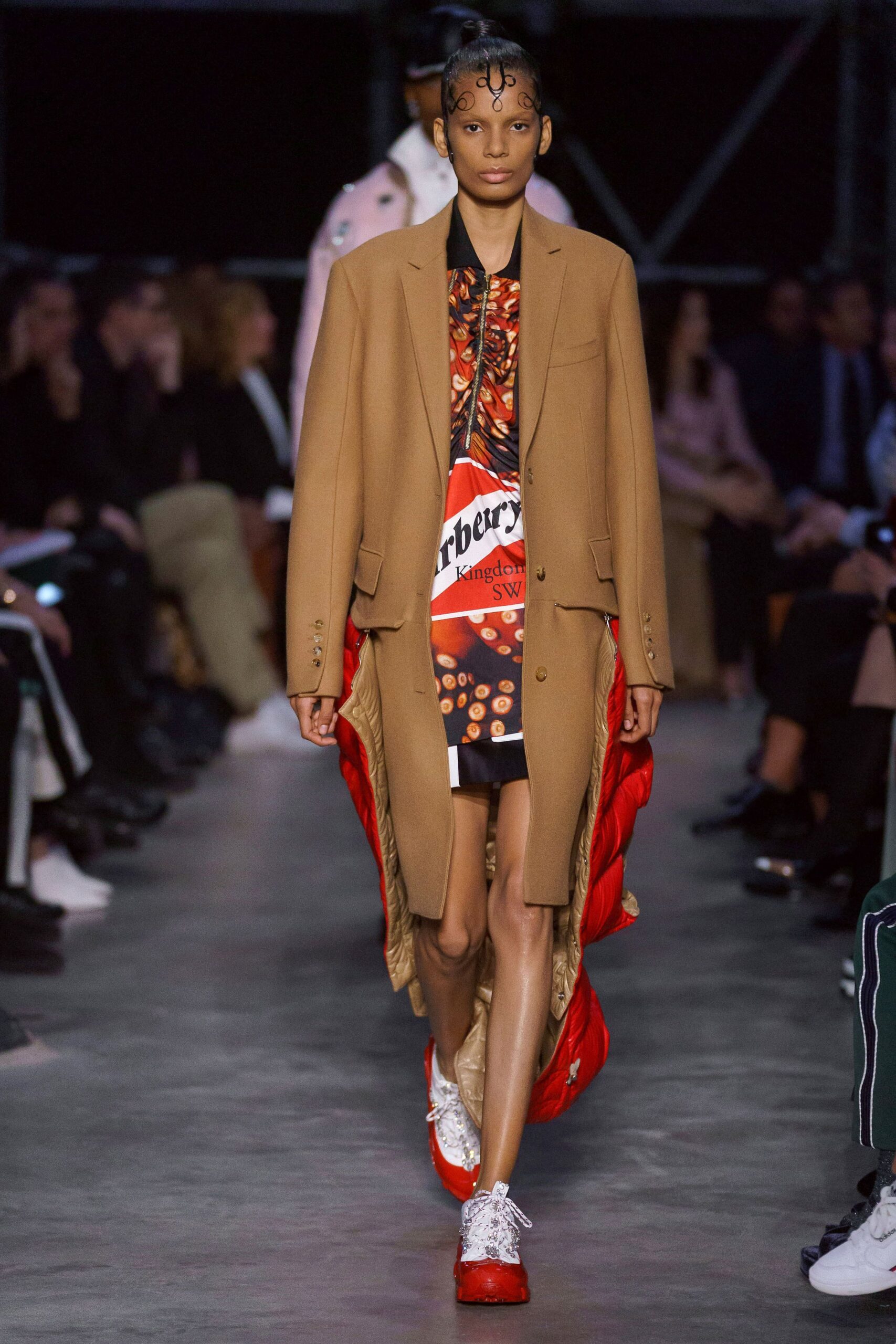 Burberry F/W 19 Look 323