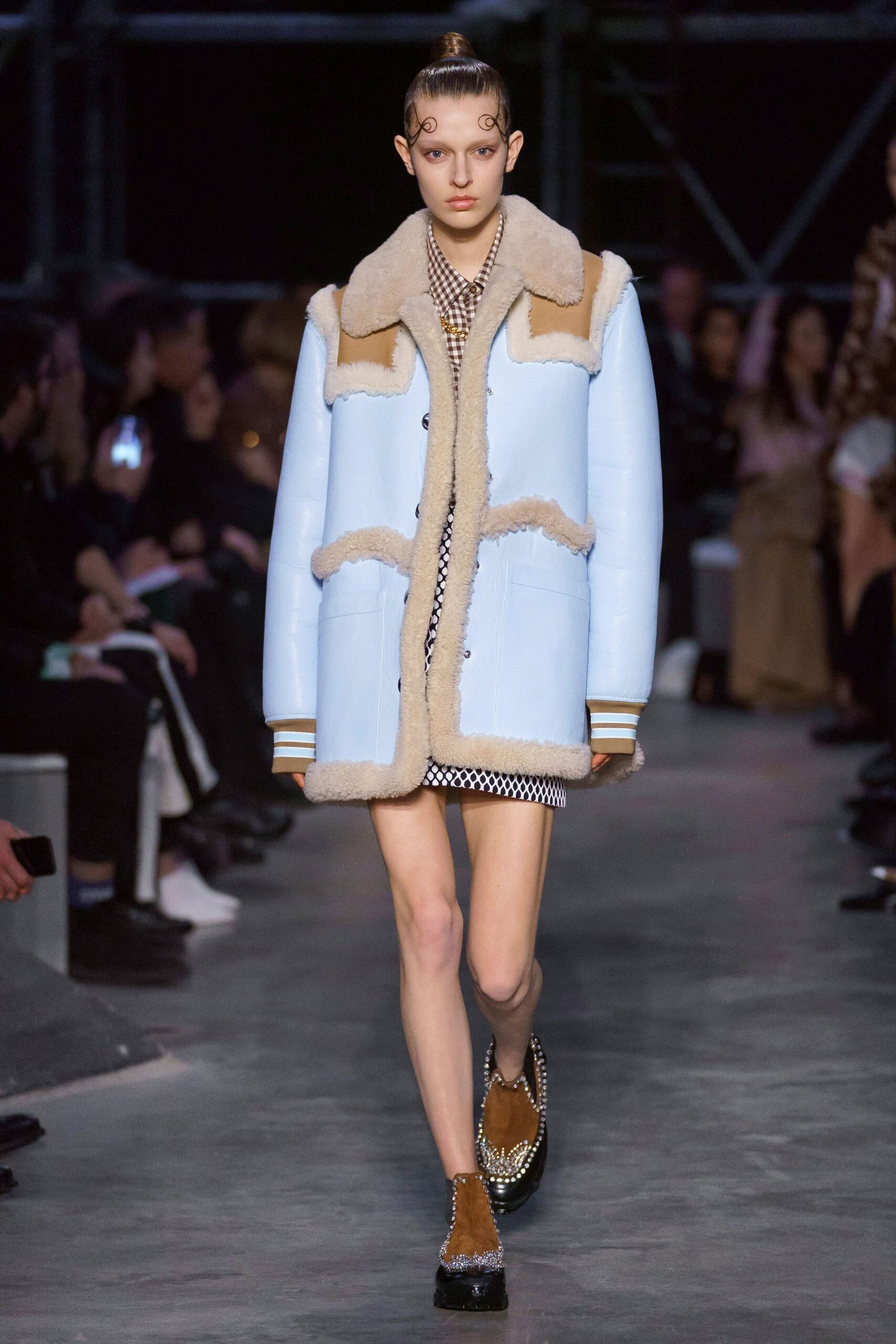 Burberry F/W 19 Look 385