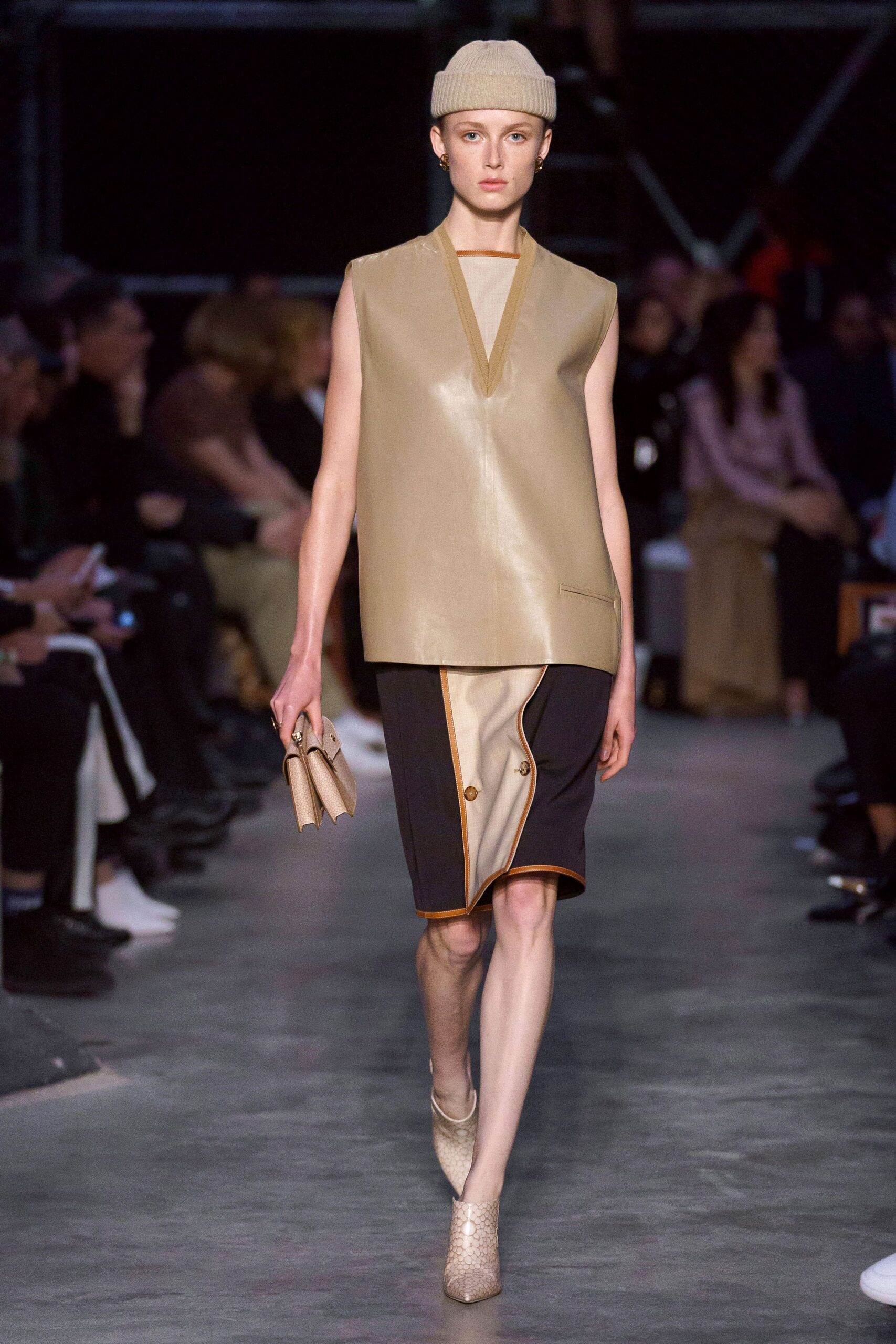 Burberry F/W 19 Look 555