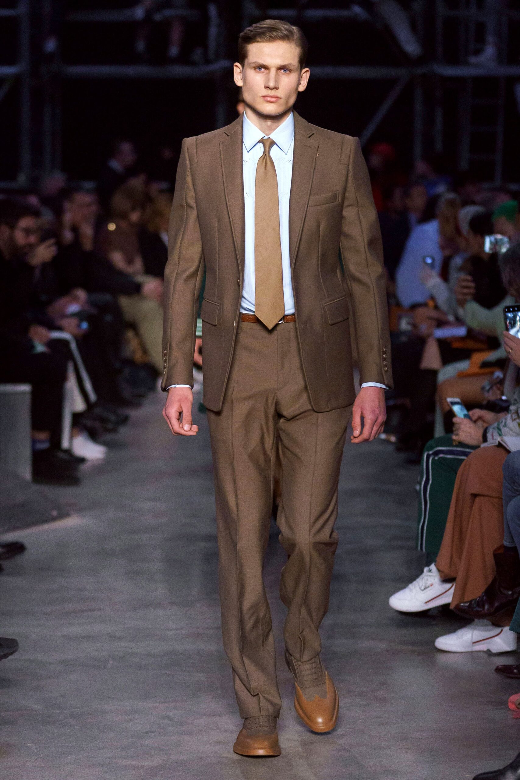 Burberry F/W 19 Menswear Look 727