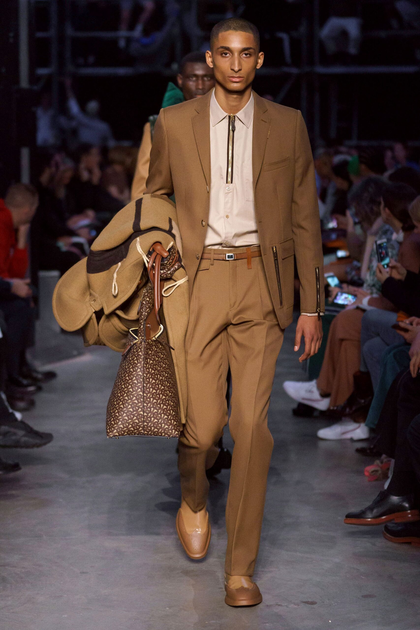 Burberry F/W 19 Look 664