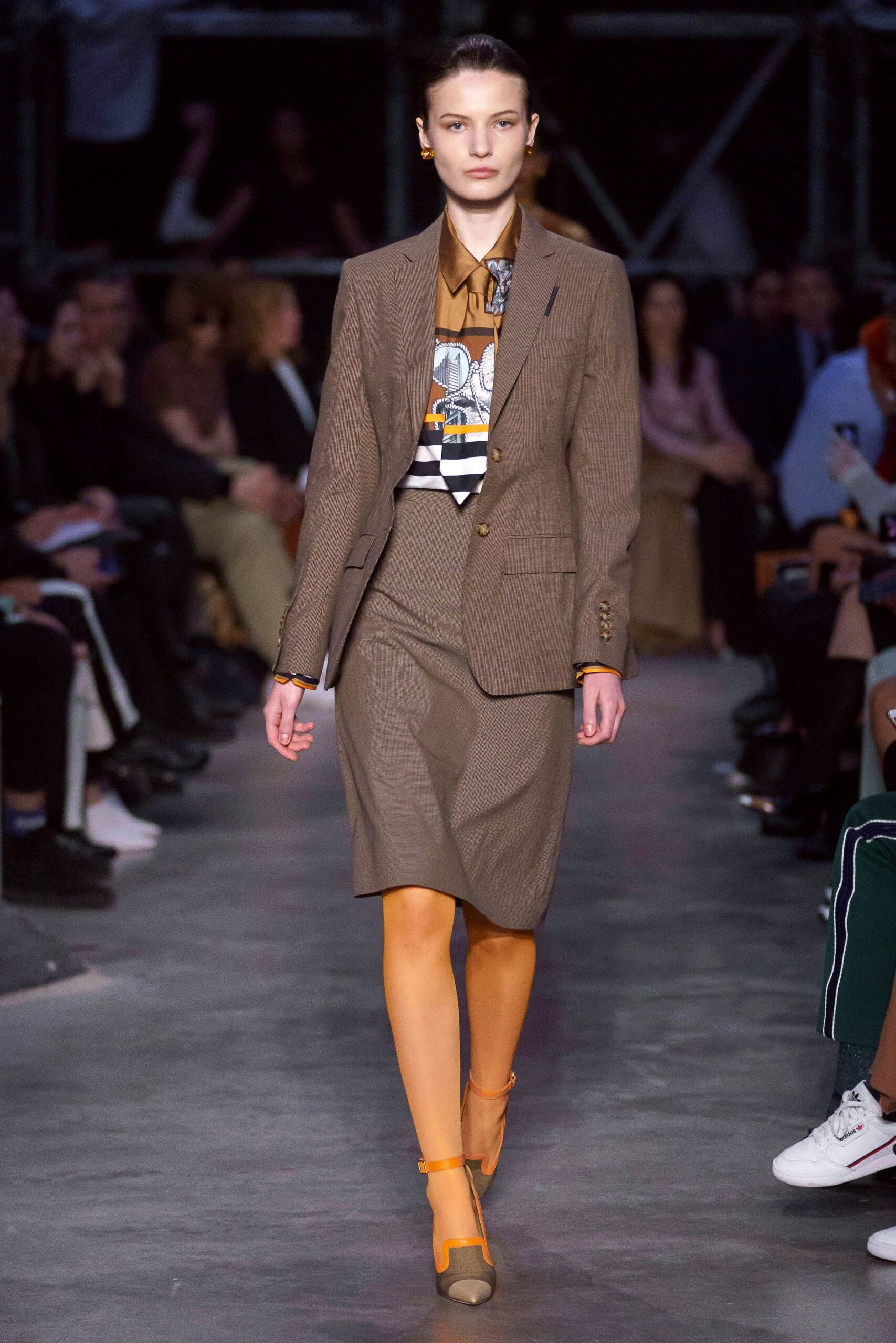 Burberry F/W 19 Look 680