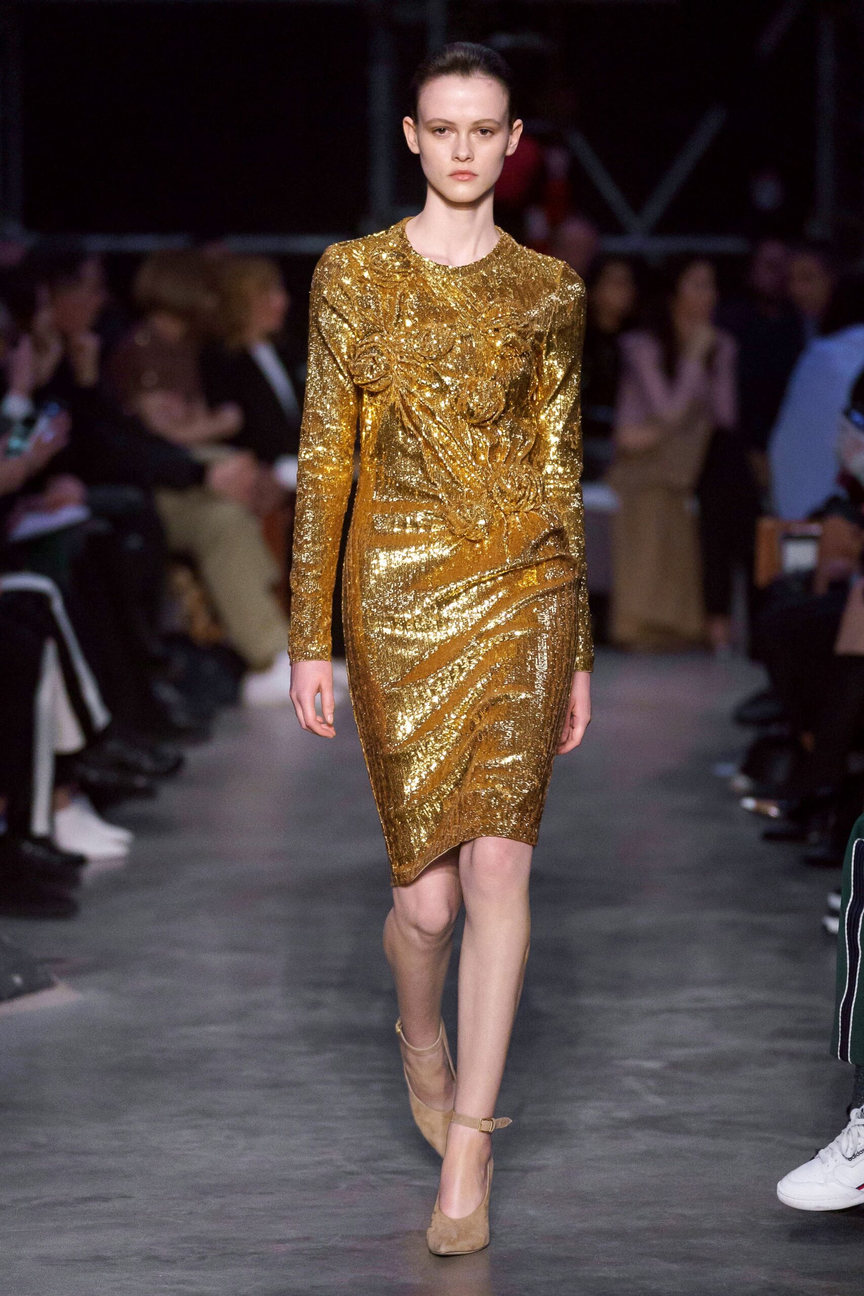 Burberry F/W 19 Look 824