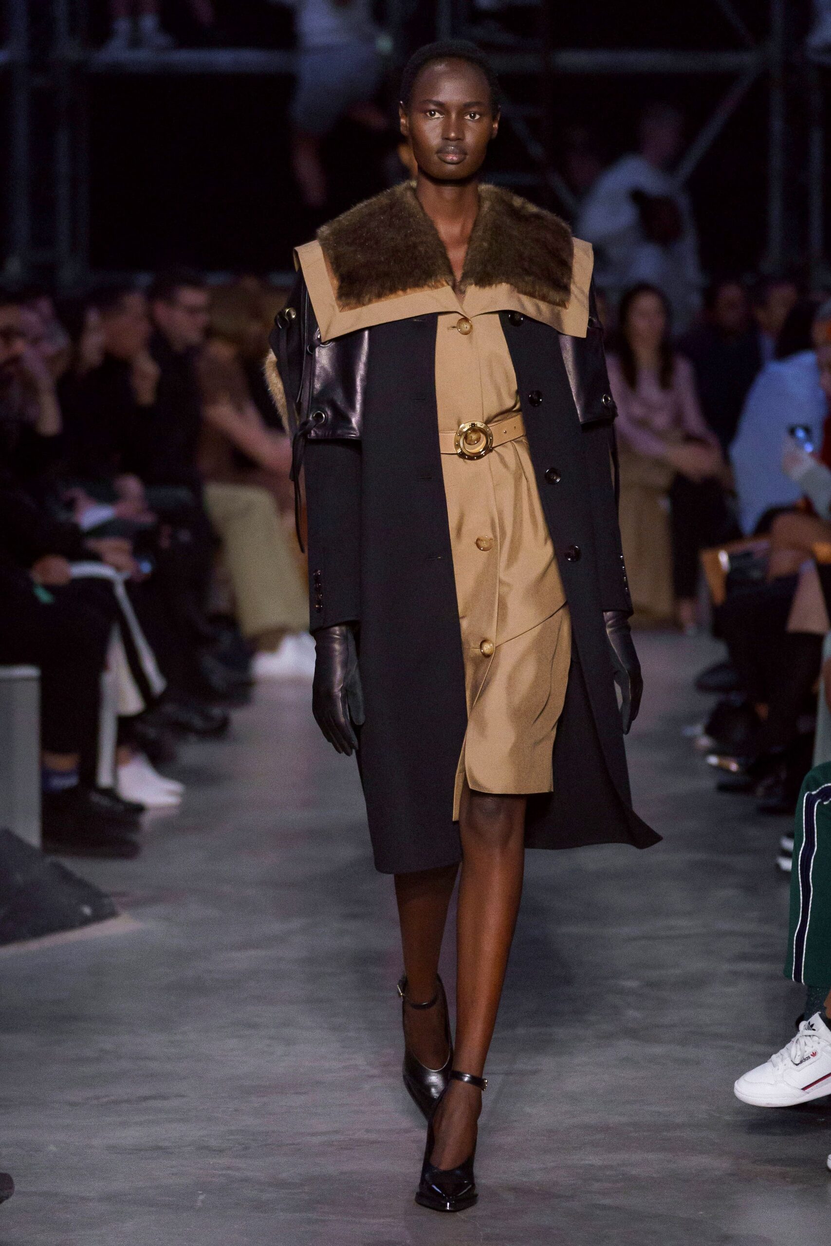 Burberry F/W 19 Look 1018