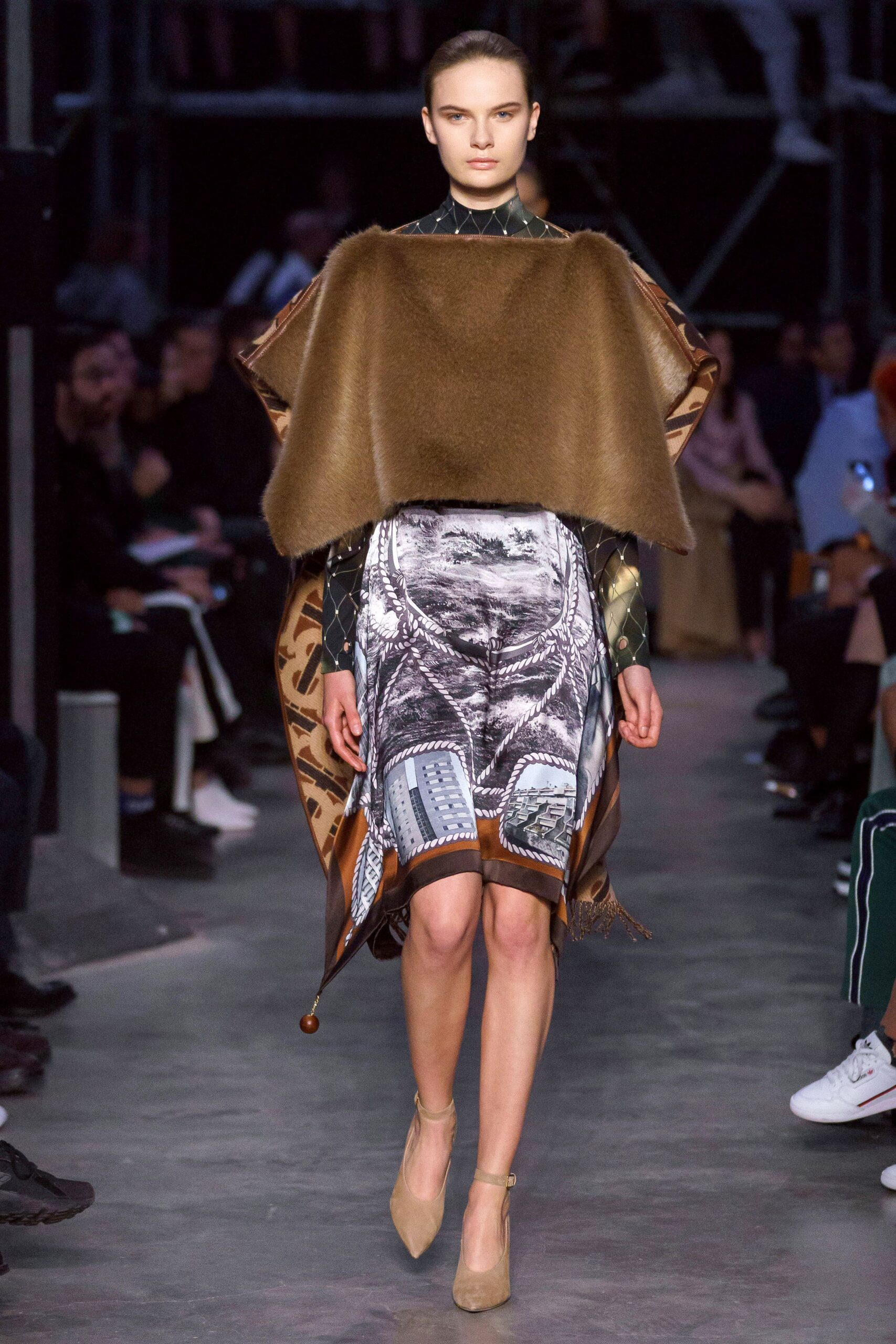 Burberry F/W 19 Look 1092