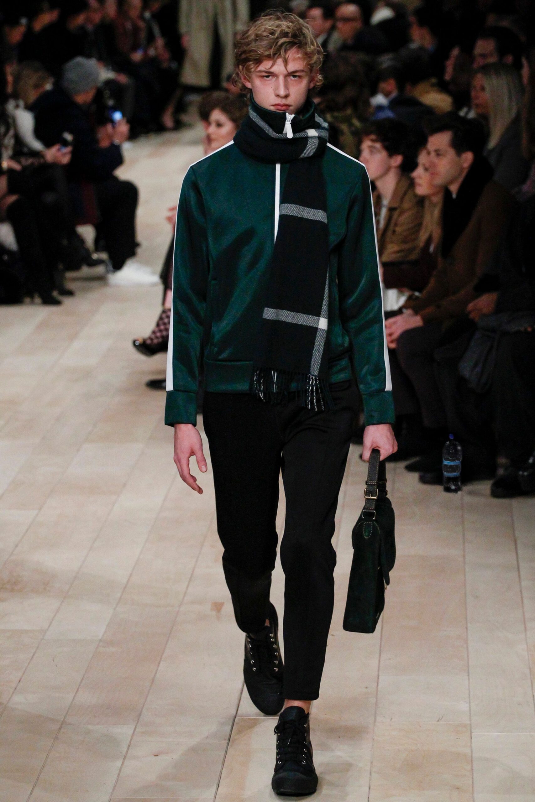 Burberry F/W 16 Menswear Look 23