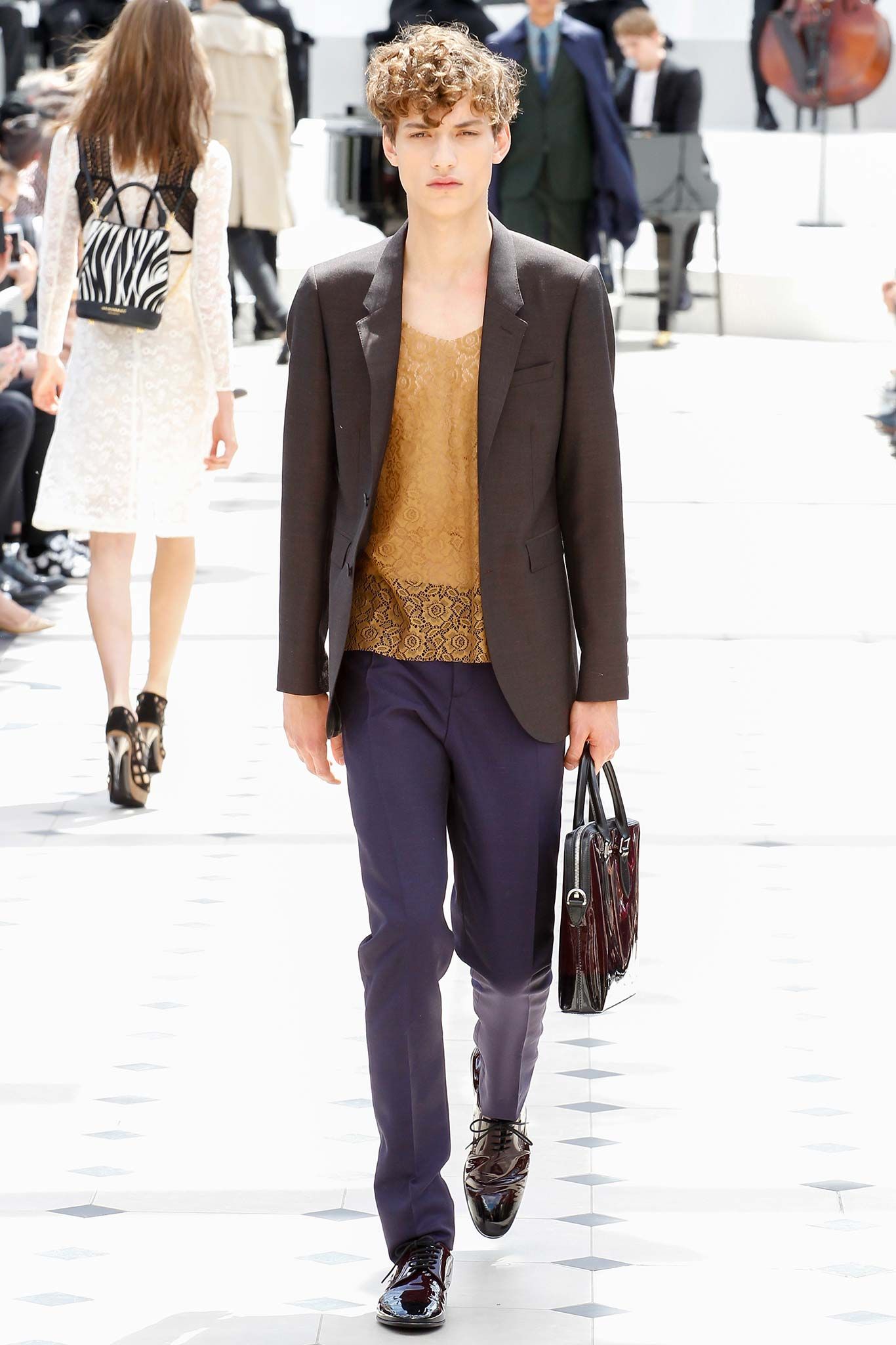 Burberry S/S 16 Menswear Look 49