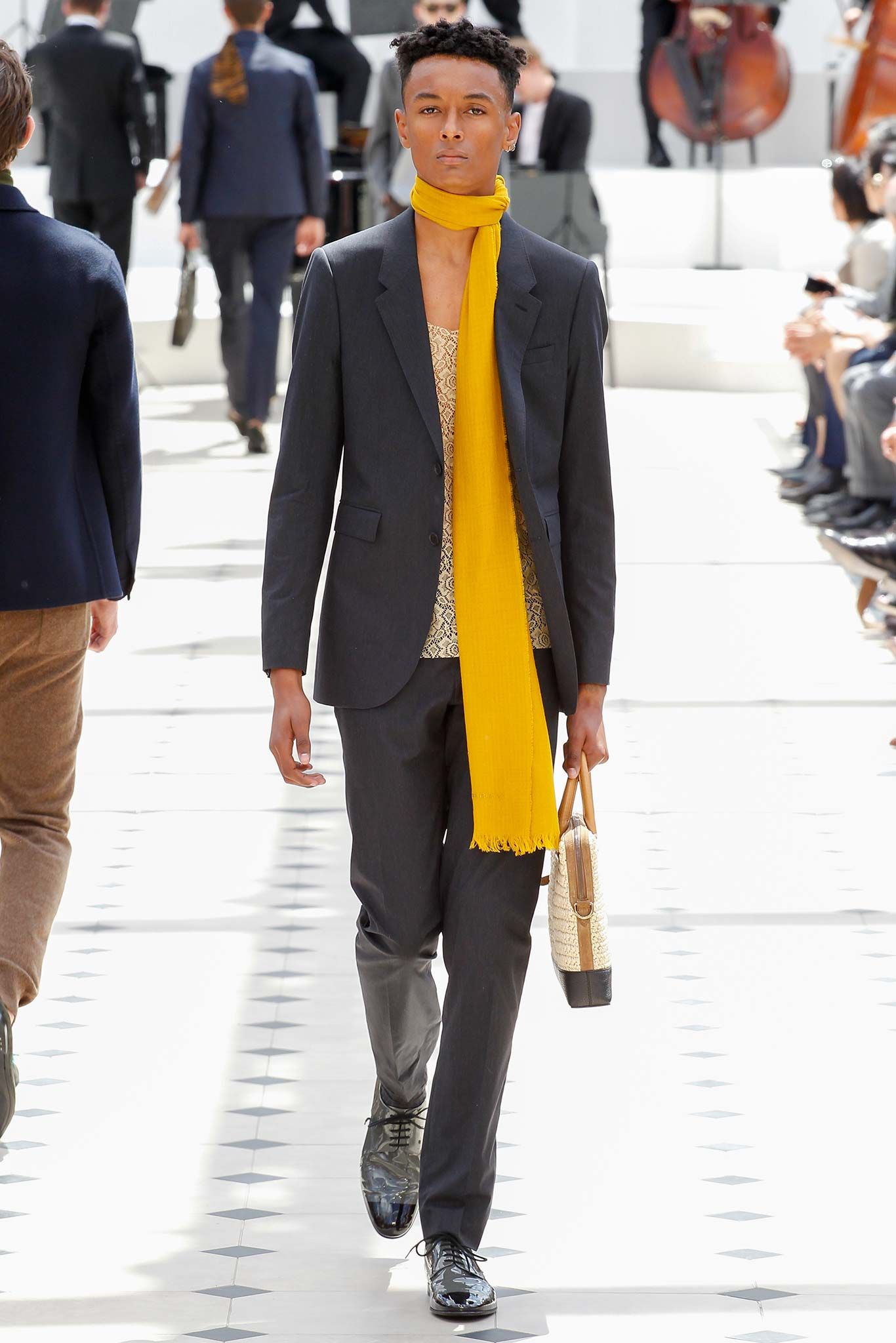 Burberry S/S 16 Menswear Look 244