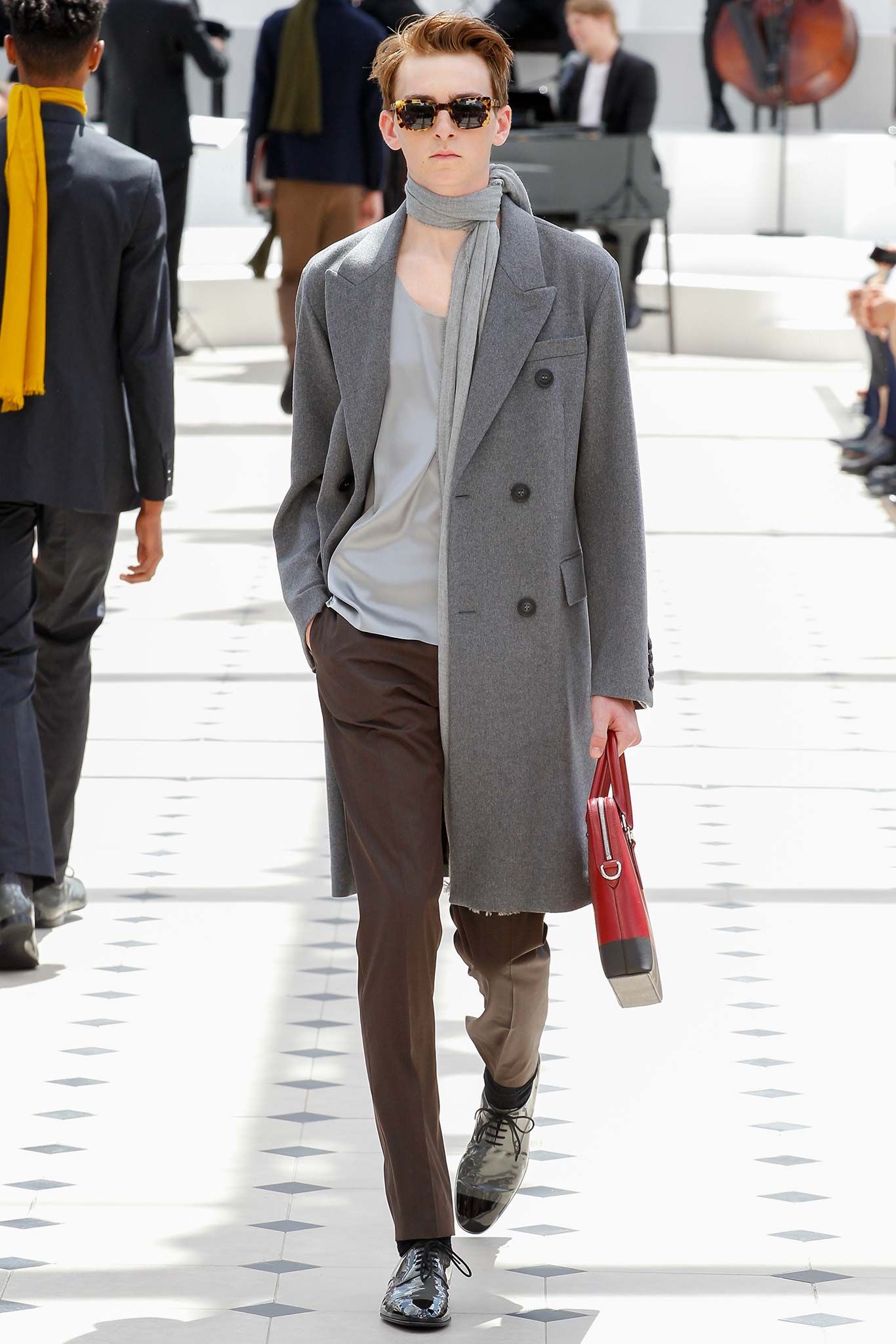 Burberry S/S 16 Menswear Look 253