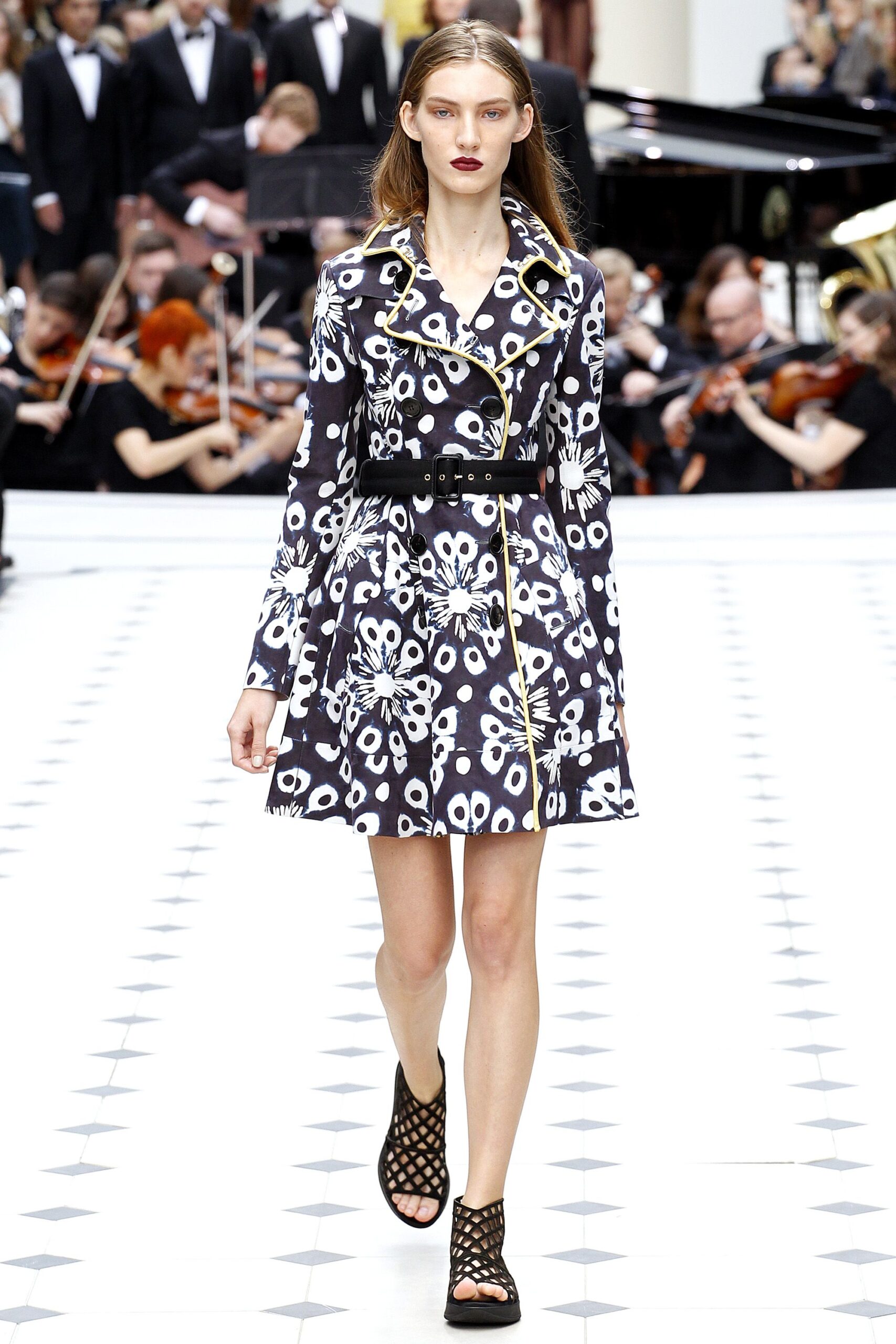 Burberry S/S 16 Look 336