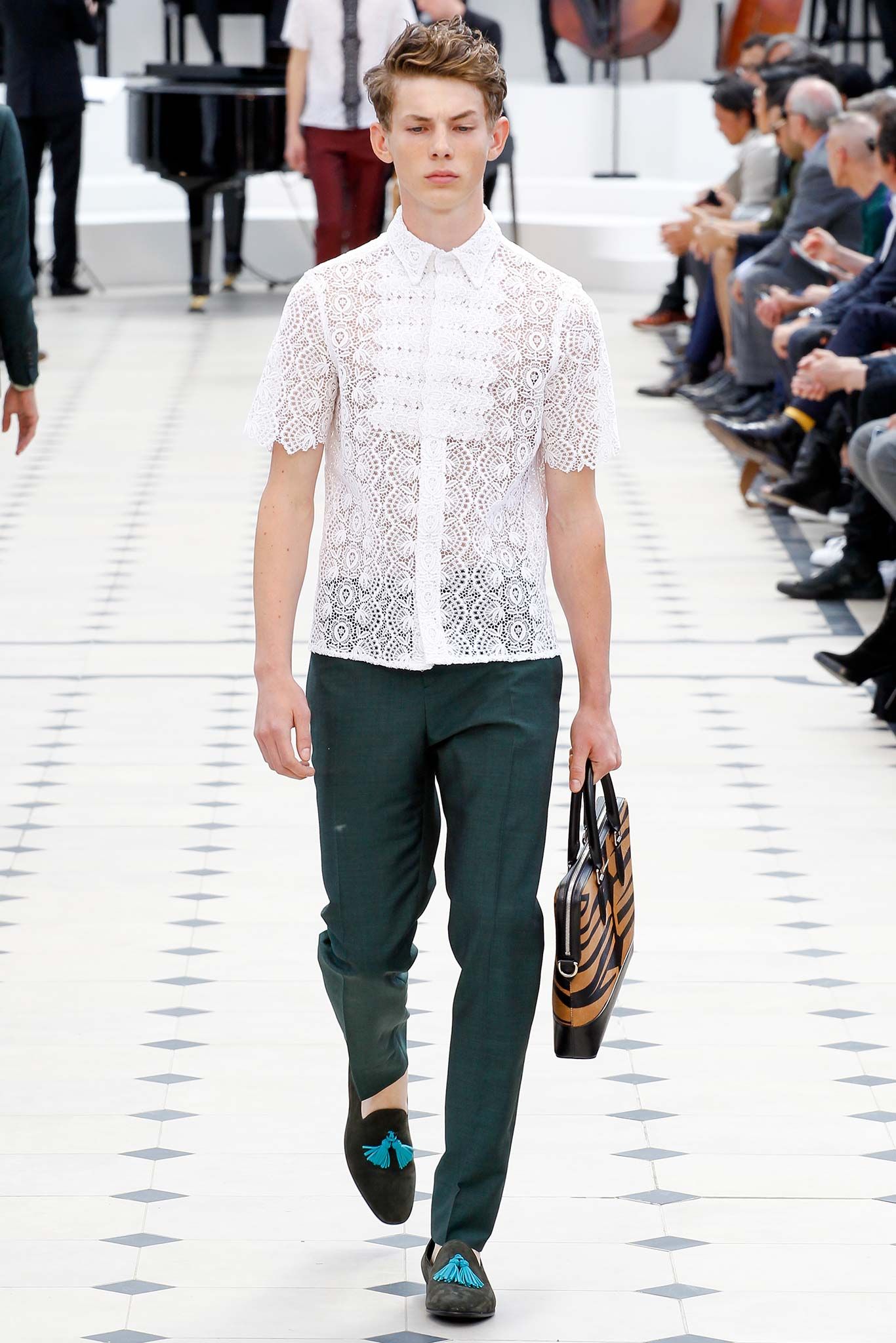 Burberry S/S 16 Menswear Look 333