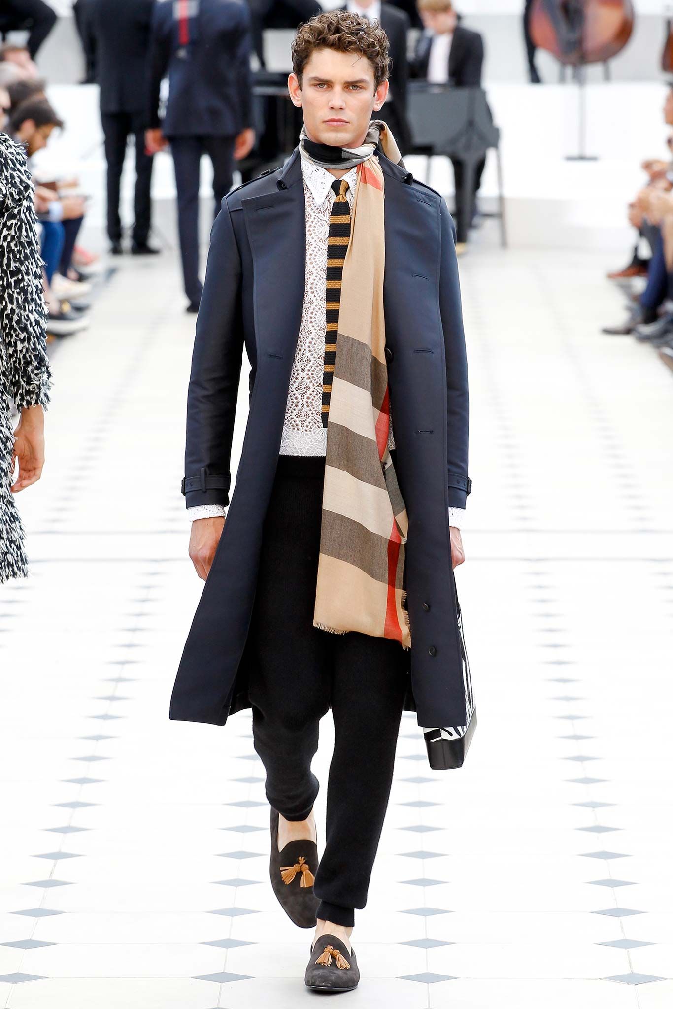 Burberry S/S 16 Menswear Look 366