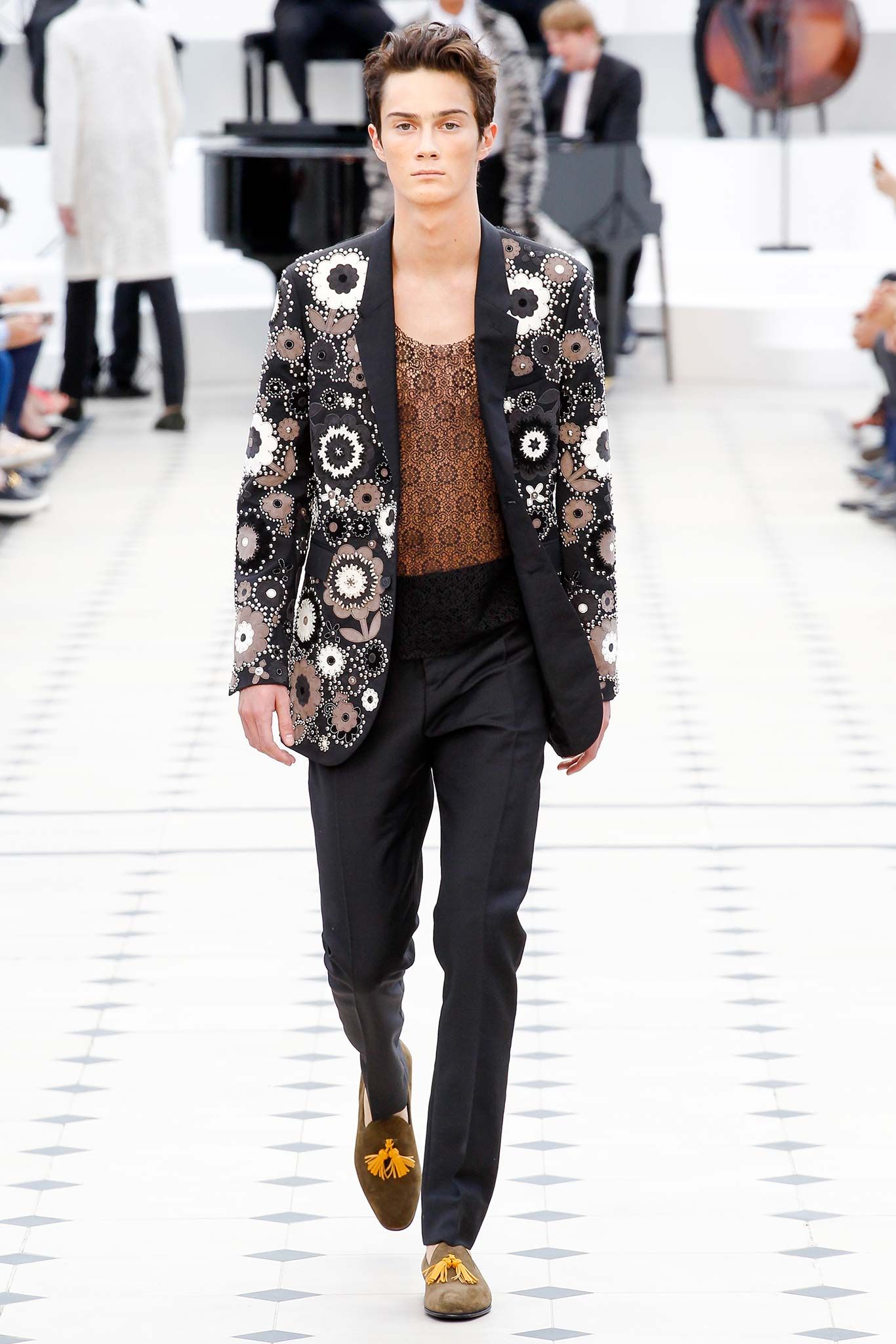 Burberry S/S 16 Menswear Look 389