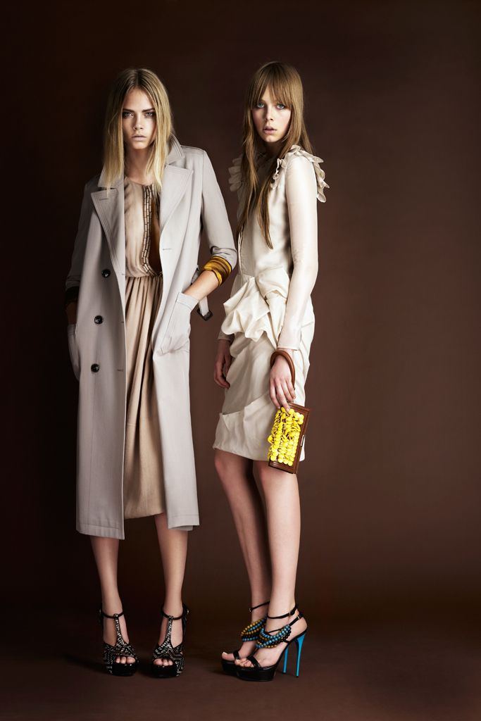 Burberry Resort 12 Look 21
